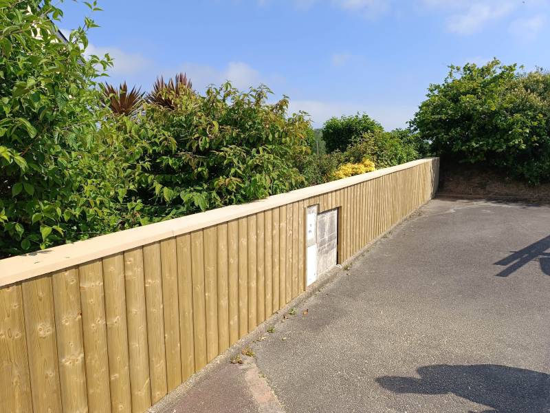 Pose d’un bardage bois classe IV à Louannec par Les Paysagistes du Trégor à Pleumeur-Bodou